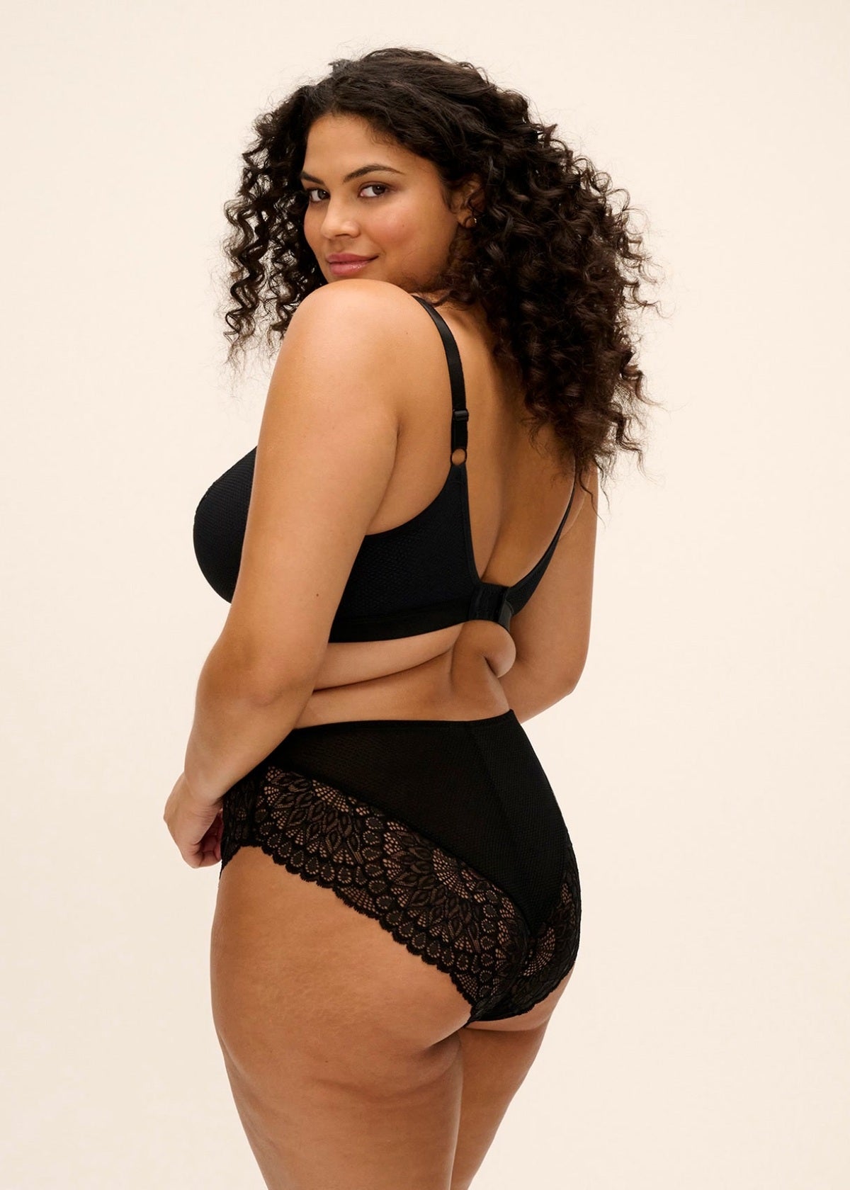 Elomi Tiernie Reggiseno Senza Ferretto Con Coppe Soft Nero