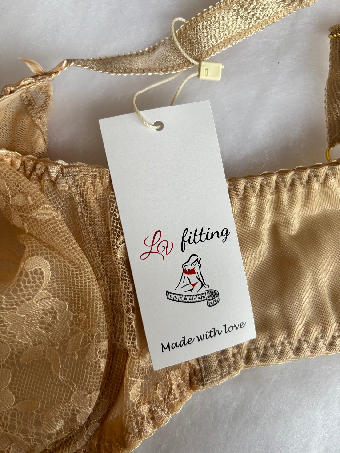 Reggiseno Valentine con coppa ricamata in pizzo soft e ferretto Nude