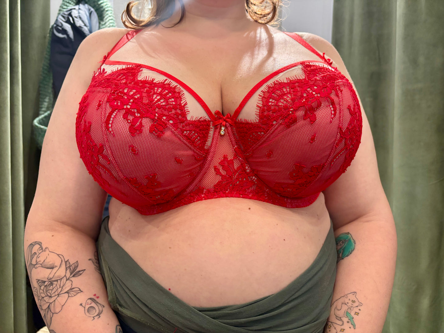 Reggiseno Valentine con coppa ricamata in pizzo soft e ferretto Rosso