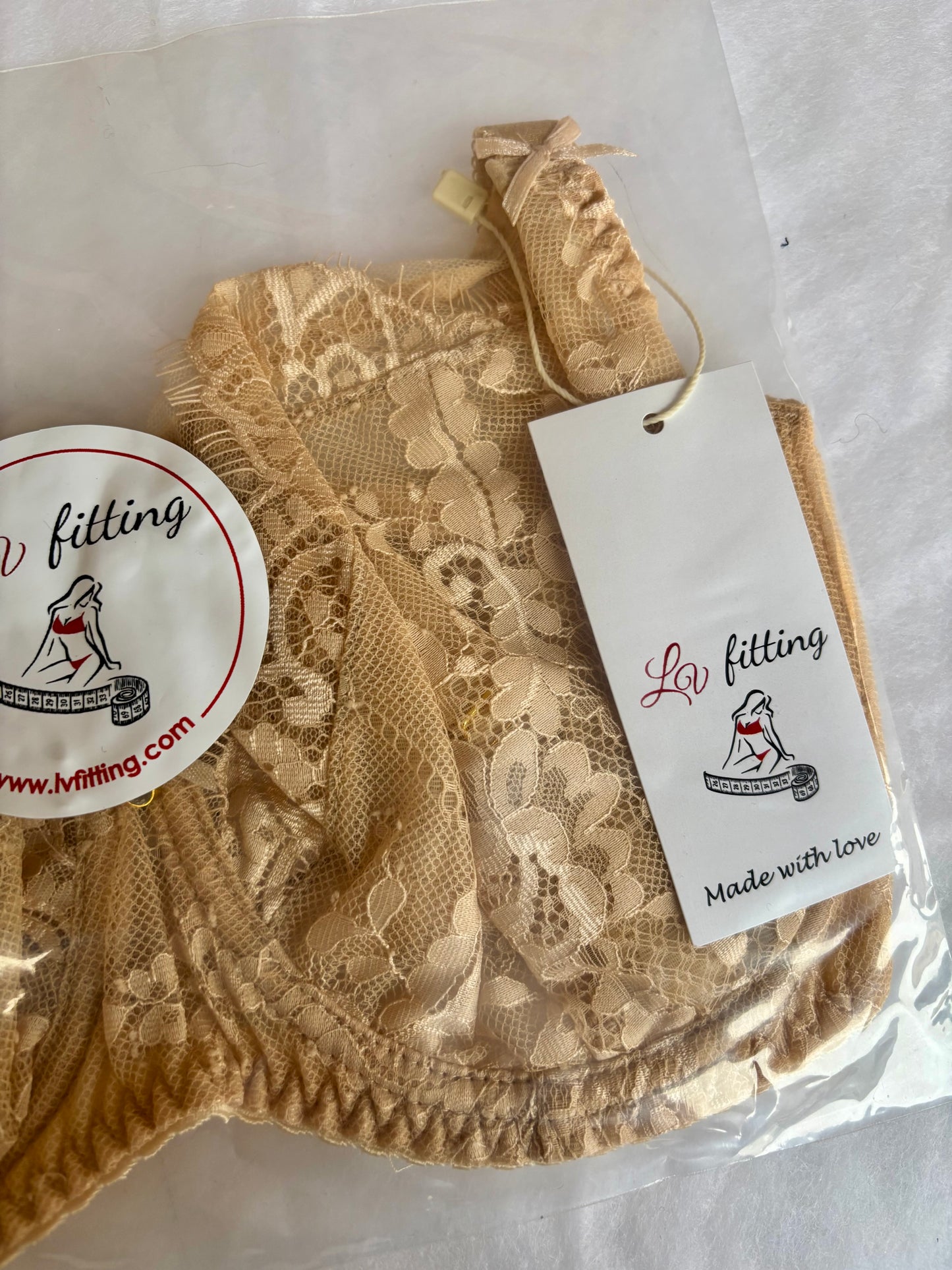 Reggiseno Valentine con coppa ricamata in pizzo soft e ferretto Nude