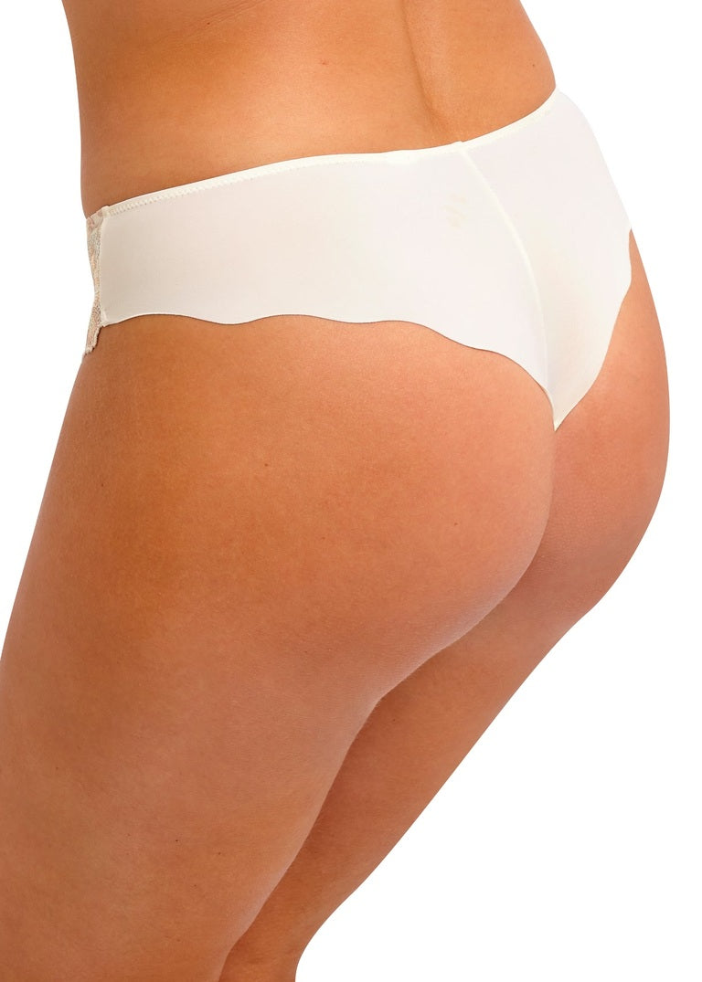 Magdalena Tanga A Vita Media Ivory