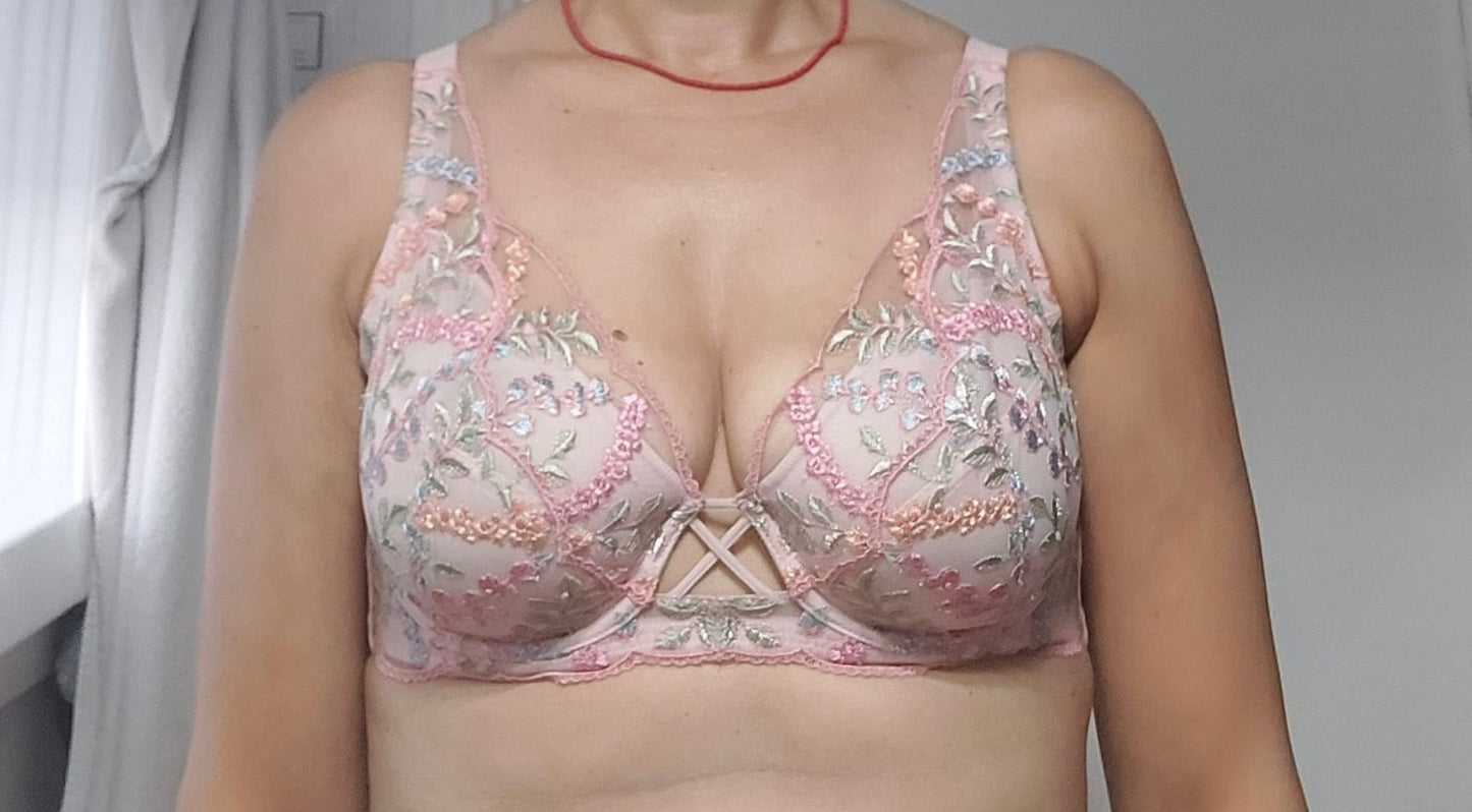 Consulenza Bra Fitting Online Completa – Reggiseni, Costumi e Body da casa tua