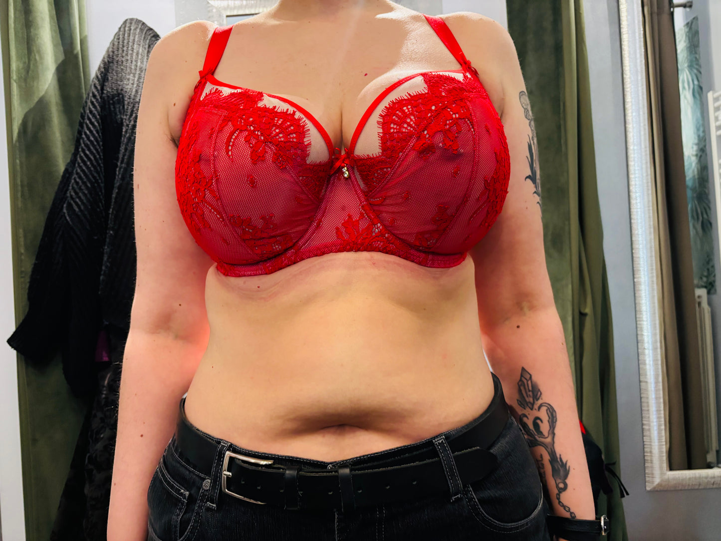 Reggiseno Valentine con coppa ricamata in pizzo soft e ferretto Rosso