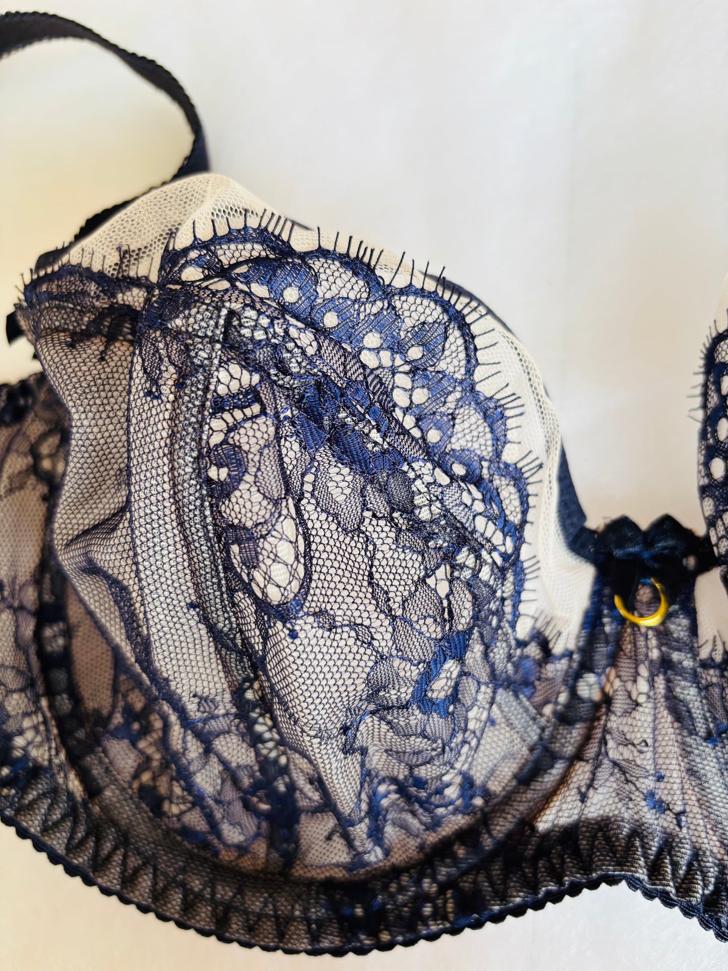 Reggiseno Valentine con coppa ricamata in pizzo soft e ferretto Blu