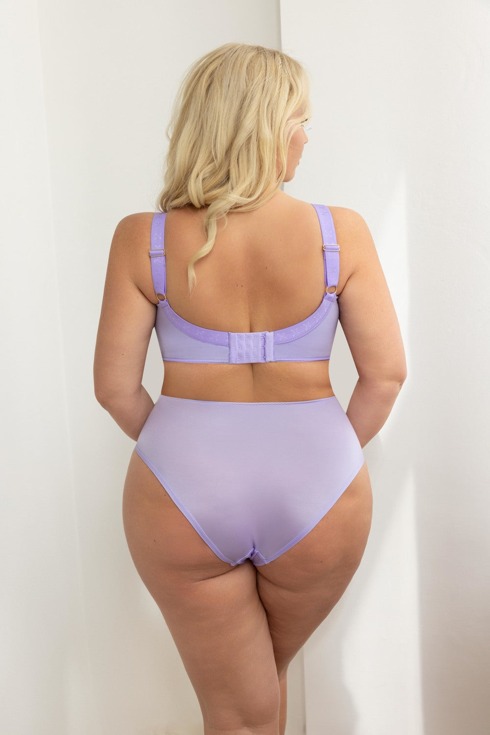 Lili Reggiseno Con Ferretto E Coppa Ricamata