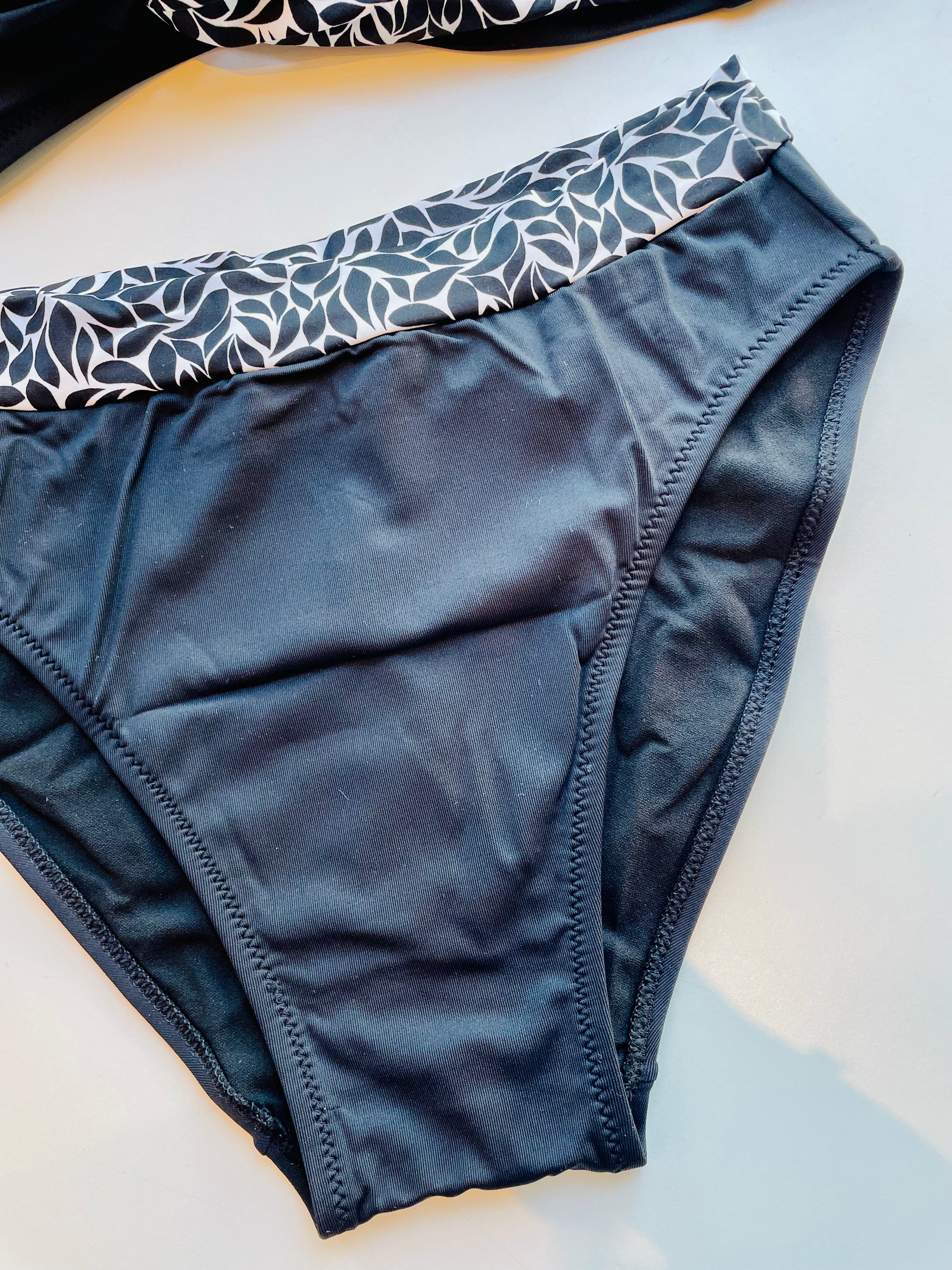 Cleopatra Bikini COMPLETO