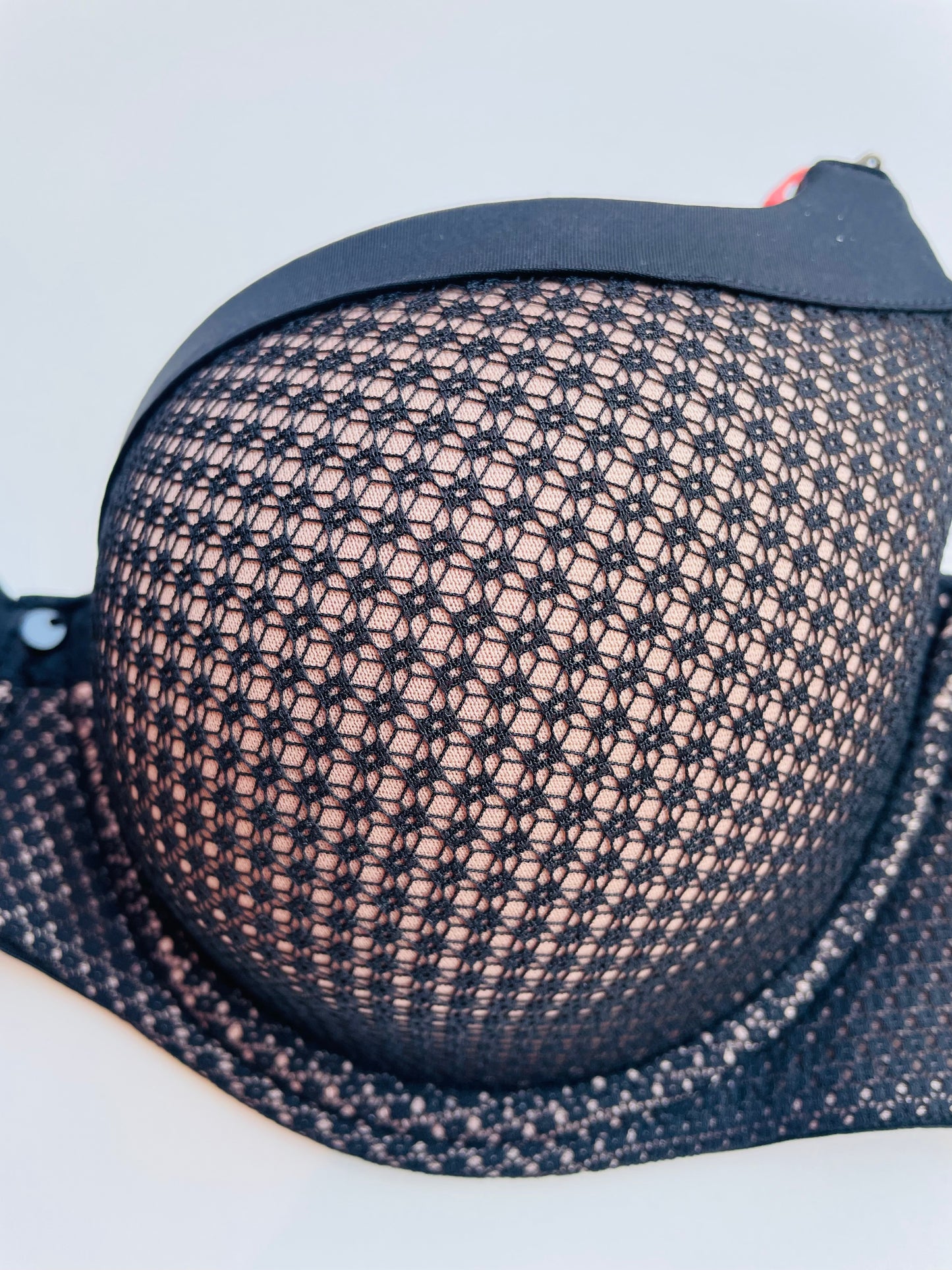 Reggiseno Day and Night Gisela Nero/Nudo Prodotto in Svendita Finale