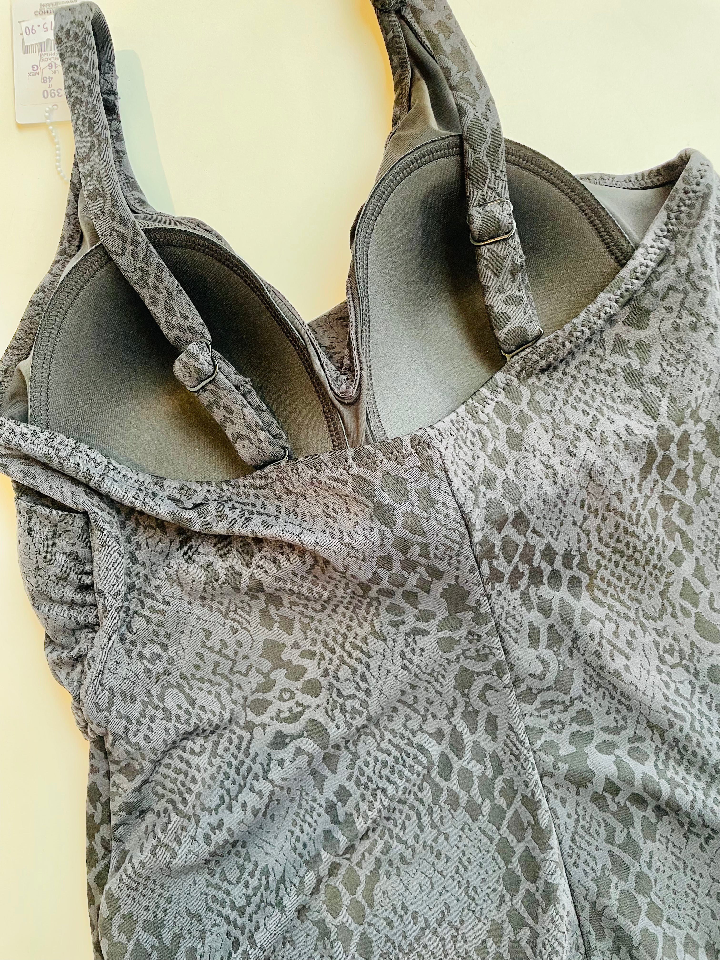 Costume intero nero a incrocio